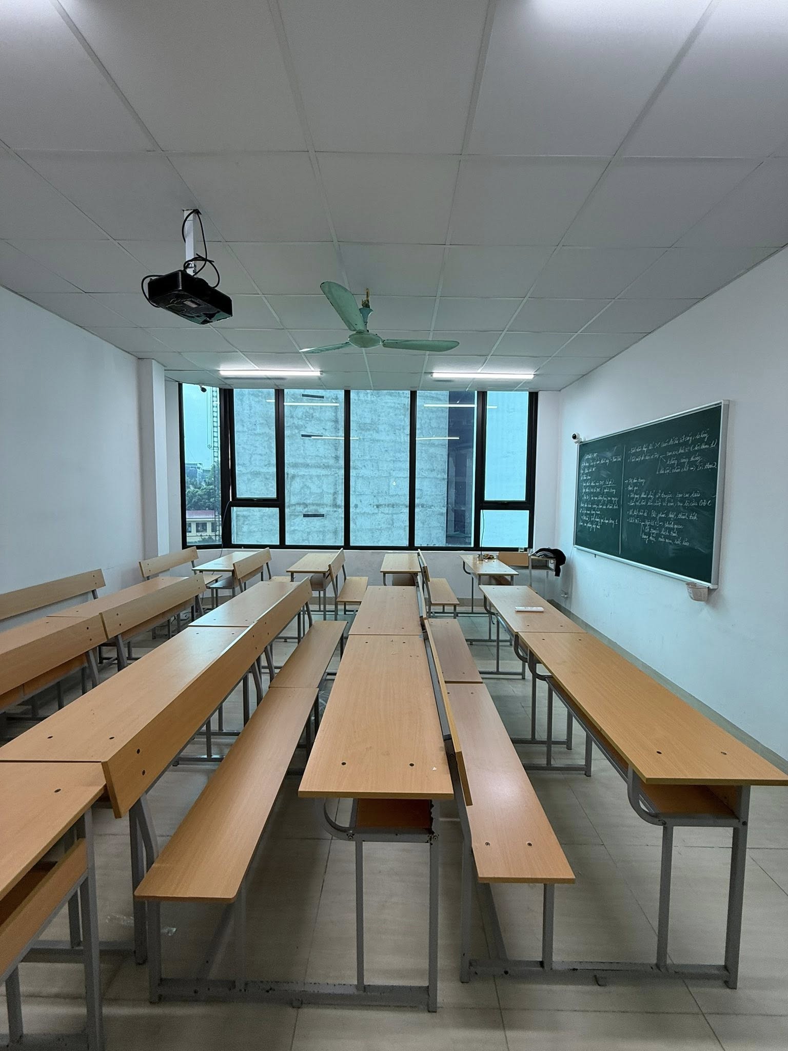 BÁN NHÀ NGUYỄN THỊ ĐỊNHN . 40M 5T MT6 GIÁ 10,8 TỶ <br>ĐANG KINH DOANH GẦN Ô TÔ TRÁNH - Ảnh 3