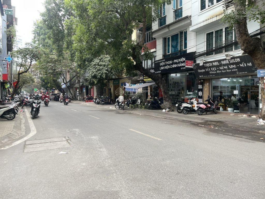 3 BƯỚC CHÂN RA PHỐ NHƯ ĐẠI LỘ - Ảnh 1