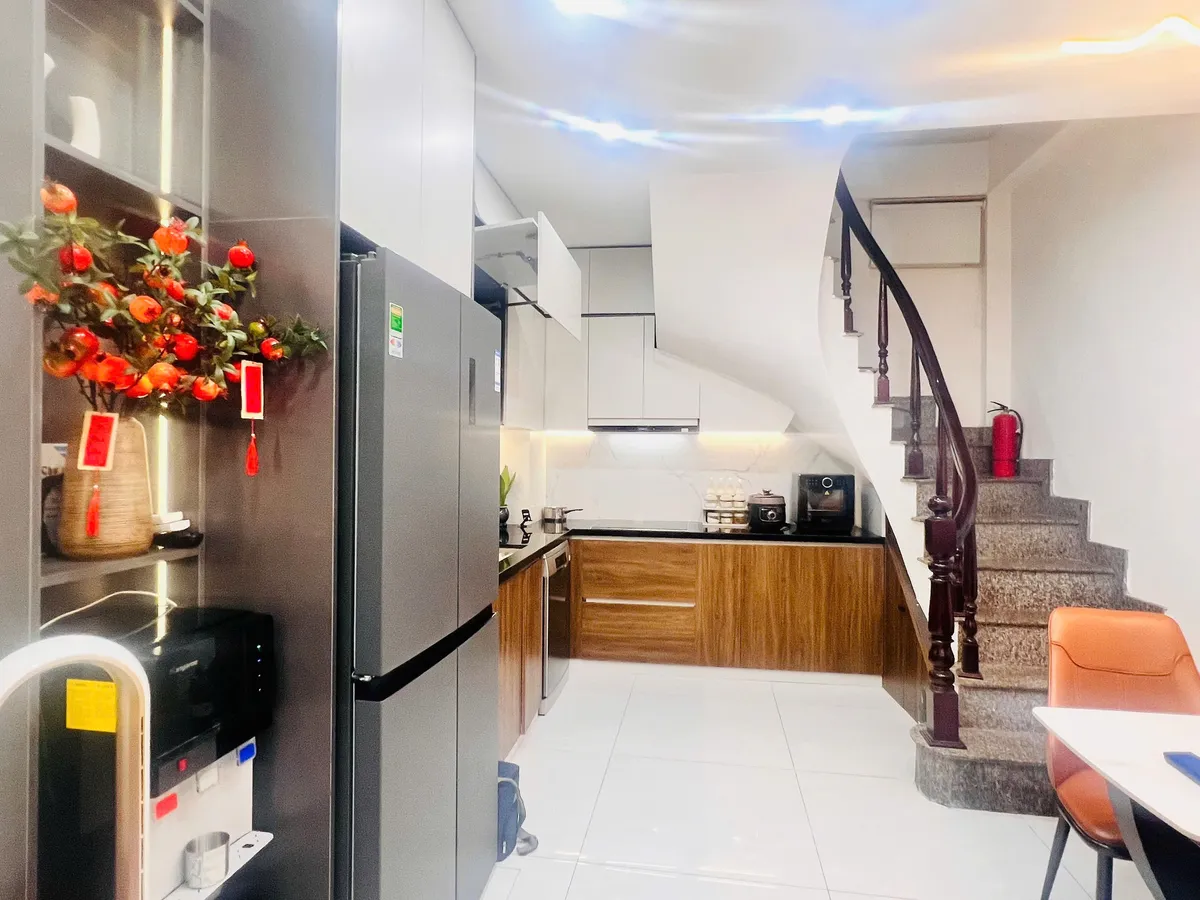 3 BƯỚC CHÂN RA PHỐ NHƯ ĐẠI LỘ - Ảnh 2