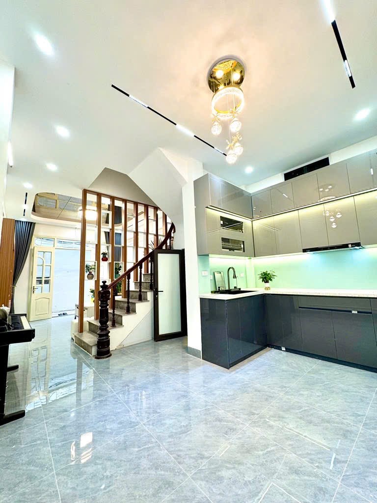 Nhà đẹp Xuân Đỉnh, dân xây chắc chắn, lên tầng thoải mái - Ảnh 1
