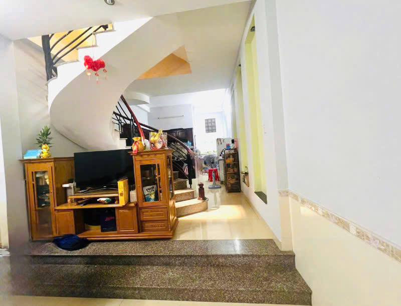 Bán nhà Huỳnh Văn Nghệ, hẻm 4m sạch sẽ, 3 tầng, 4 phòng ngủ, chỉ 6 tỷ ++ thương lượng - Ảnh 1