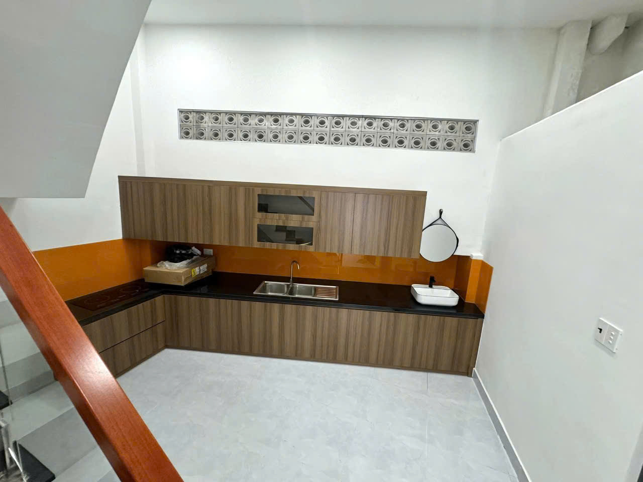 Bán nhà 2 tầng Cách Mạng Tháng Tám – Quận 10 – 7 phòng ngủ – 62m² – giá chỉ 9 tỷ - Ảnh 1