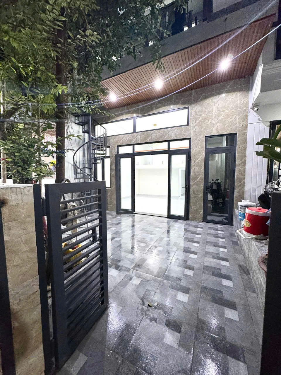 Bán nhà 2 tầng Cách Mạng Tháng Tám – Quận 10 – 7 phòng ngủ – 62m² – giá chỉ 9 tỷ - Ảnh 4