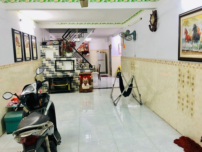 HOT, CẦN BÁN GẤP MẶT TIỀN ĐƯỜNG HỤT ĐƯỜNG ĐÔNG HỒ [P4, Q8]DT: 74M2 (3.8 X14M) 2T,3PN,2WC CHỈ 6.799 - Ảnh chính
