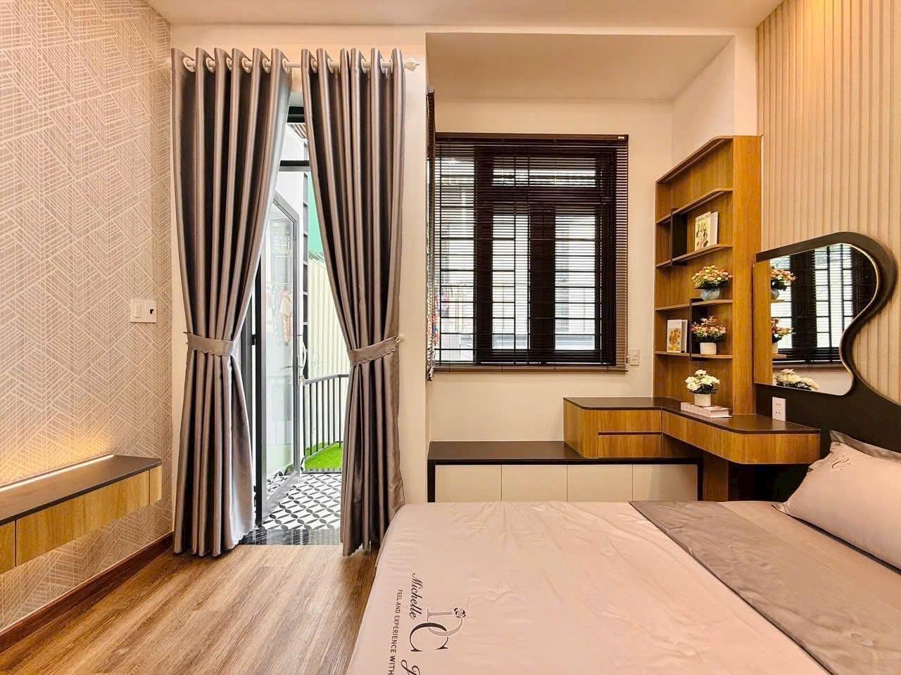 **Bán nhà căn góc 2MT Phạm Văn Hai, p3, Tân Bình (4,5x14) 4 tầng 7 tỷ - Ảnh 1