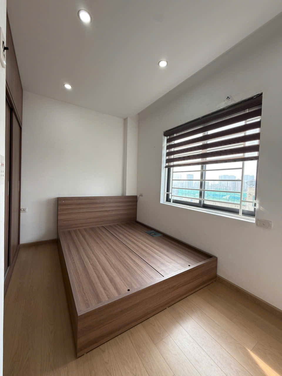 Bán căn hộ chung cư sổ đỏ Nơ 1A Linh Đàm, quận Hoàng Mai, 73m2, 3 ngủ, 4.0x tỷ - Ảnh 3
