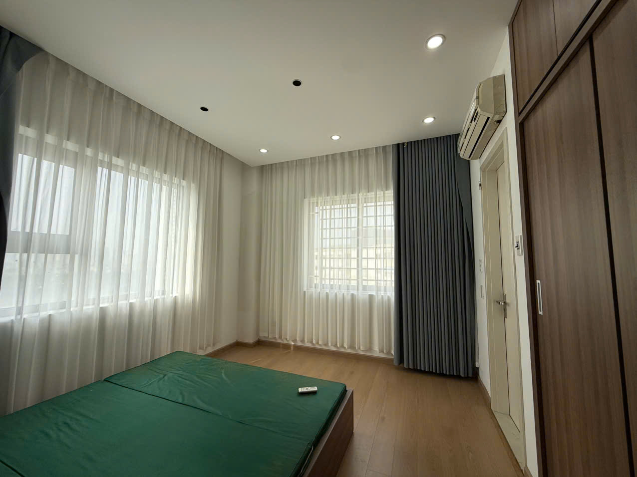 Bán căn hộ chung cư sổ đỏ Nơ 1A Linh Đàm, quận Hoàng Mai, 73m2, 3 ngủ, 4.0x tỷ - Ảnh 4