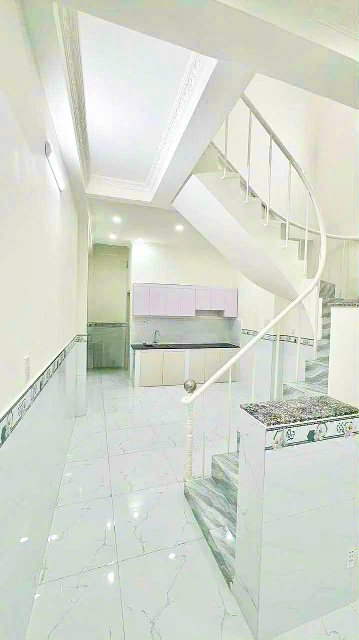 Bán nhà Q10, thông CMT8, oto trong nhà, 44M2, cao 2 tầng 2 phòng: Nhỉnh 6 Tỷ. - Ảnh 2