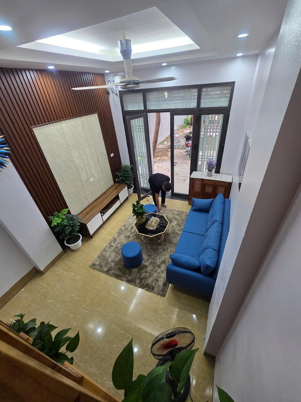 NHÀ ĐẸP DÂN XÂY - FULL NỘI THẤT - CHỈ VIỆC XÁCH VALI VỀ Ở - THOÁNG MÁT NHẤT PHỐ - GẦN Ô TÔ - VÀI BƯỚC CHÂN RA PHỐ XỐM - Ảnh 1