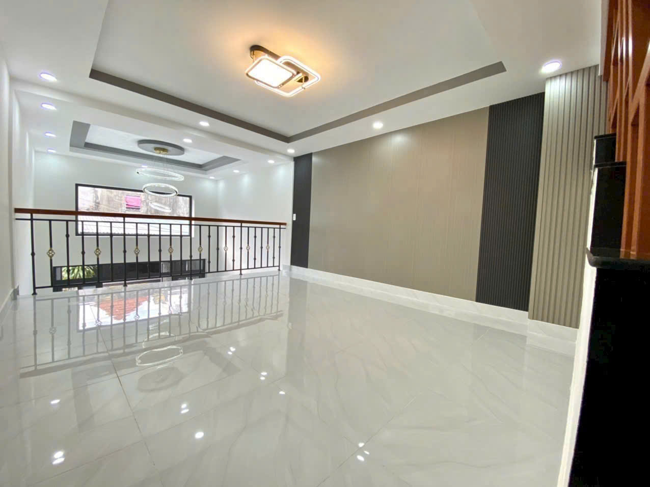 NHÀ MỚI 1/ KÊNH TÂN HOÁ - TÂN PHÚ  - 4 X 11M - 3 TẦNG BTCT - HẺM OTO KẾ  MẶT TIỀN - GIÁ 5.6 TỶ PHÚ - Ảnh 2