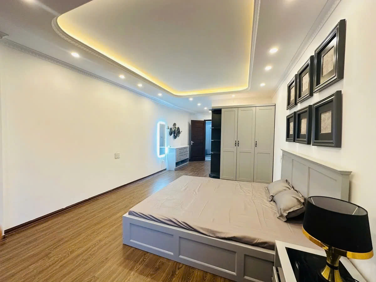Bán nhà mặt phố Thái Hà, Đống Đa 80m2 mặt tiền 5.3m xây 4 tầng kinh doanh đỉnh 21 tỷ - Ảnh chính