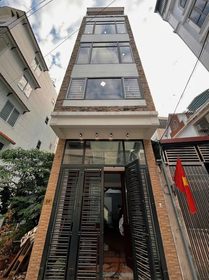 NHÀ ĐẸP Ô TÔ NGỦ TRONG NHÀ  Phố Ngọc Thụy -Long Biên 35m2 X 5 tầng,7.6 tỷ. - Ảnh chính