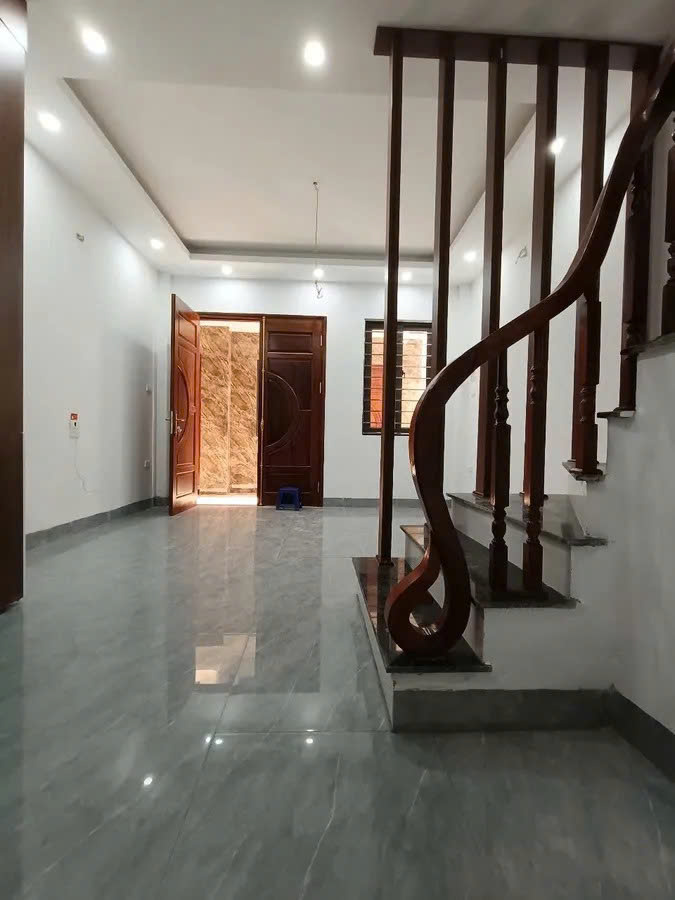 NHÀ ĐẸP MỚI Ngọc Thụy 30m2 X 5 tầng mặt tiền 4.15m, 6.3 tỷ Long Biên. - Ảnh chính
