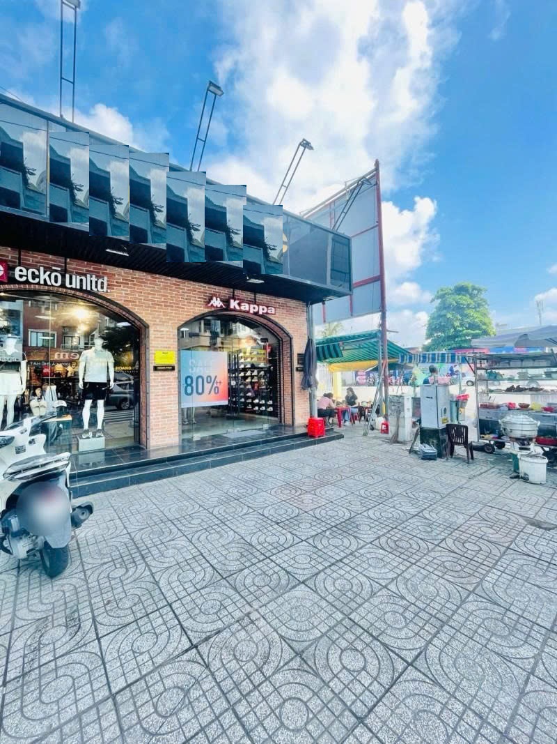 Bán nhà Mặt tiền Lạc Long Quân - Ngay Hòa Bình, CV Đầm Sen, 7,5x16,5m, 2 Tầng, 24,9 tỷ. - Ảnh 3
