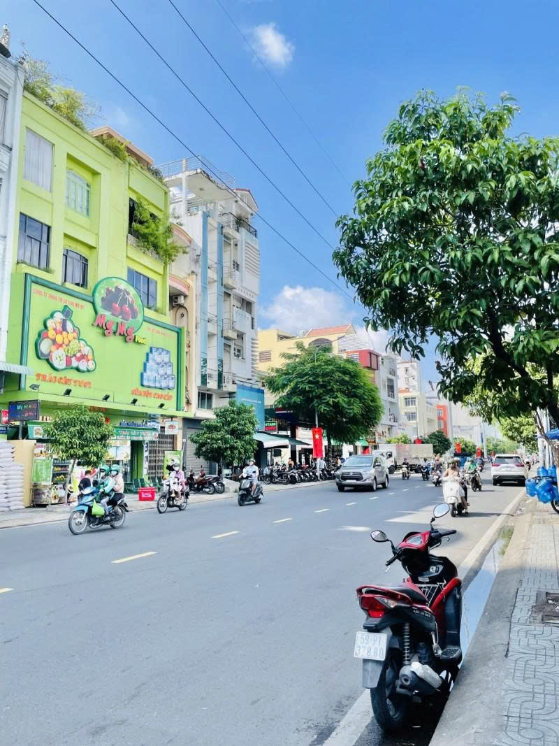 Bán nhà Mặt tiền Lạc Long Quân - Ngay Hòa Bình, CV Đầm Sen, 7,5x16,5m, 2 Tầng, 24,9 tỷ. - Ảnh 1