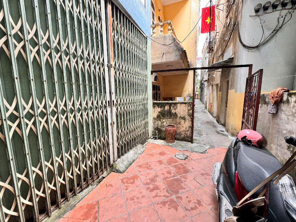 Bán nhà Nghi Tàm - Tây Hồ, 4 tầng chỉ 5,2 tỷ - Ảnh 1