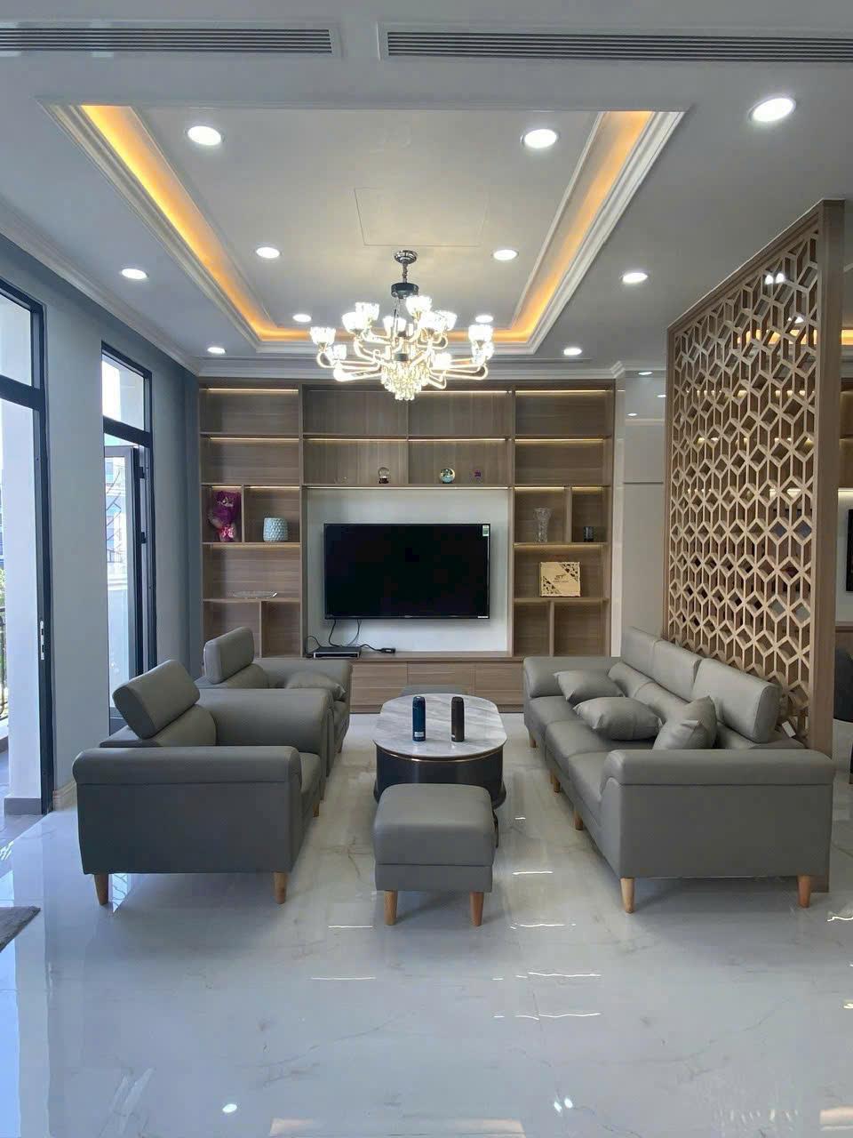 SỞ HỮU NGAY CĂN NHÀ ĐẸP - SIÊU VIP - Vị Trí Đắc Địa Tại Khu Vinhomes Q9 - Ảnh chính