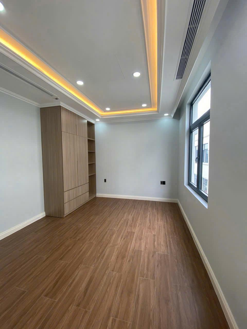 SỞ HỮU NGAY CĂN NHÀ ĐẸP - SIÊU VIP - Vị Trí Đắc Địa Tại Khu Vinhomes Q9 - Ảnh 4