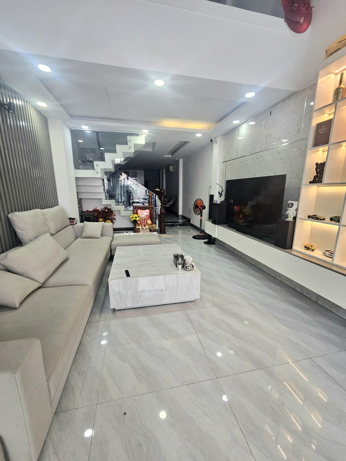 Bán nhà Hẻm 4m ngay Trần Hưng Đạo, Quận 5, 68m2 (4x17) 5 tầng 6PN full nội thất, Giảm 300  triệu - Ảnh chính