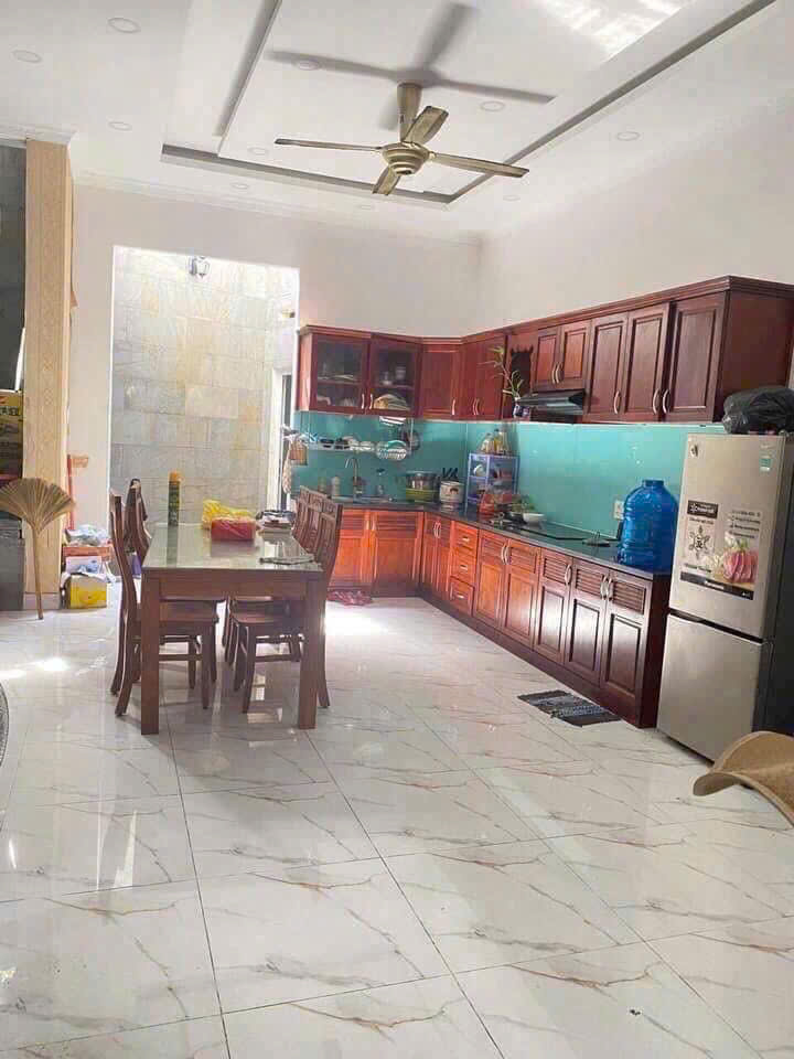 Nhà mặt tiền đường 4 long trường DT 133m, 4 tầng , vị trí đẹp - Ảnh 1