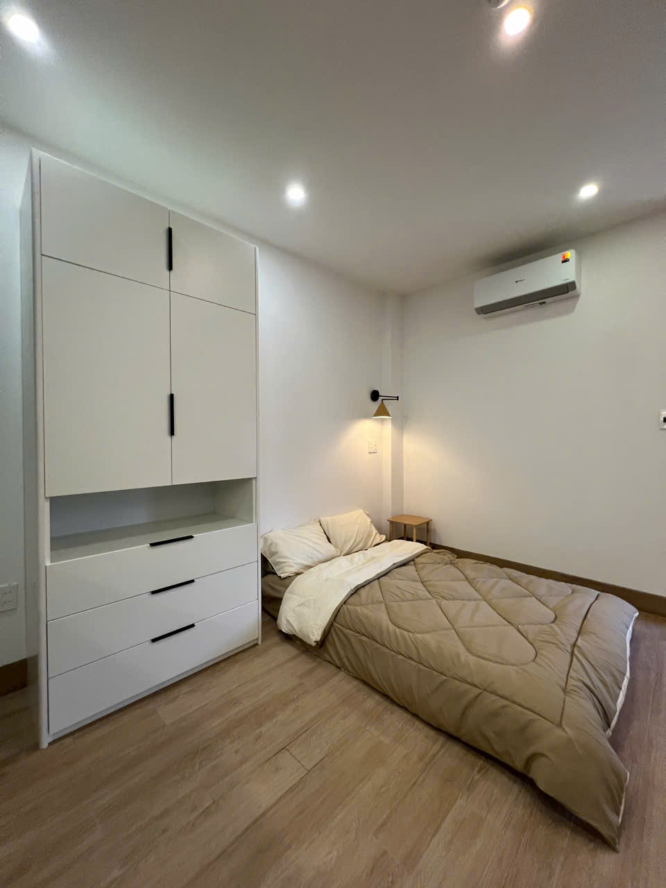 Bán nhà 3 tấng 1 tum đường Nguyễn Thị Minh Khai - có 5 căn hộ - Ảnh chính