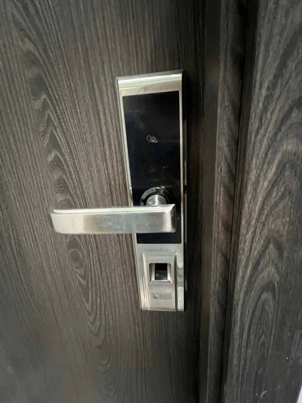 Bán nhà 3 tấng 1 tum đường Nguyễn Thị Minh Khai - có 5 căn hộ - Ảnh 2