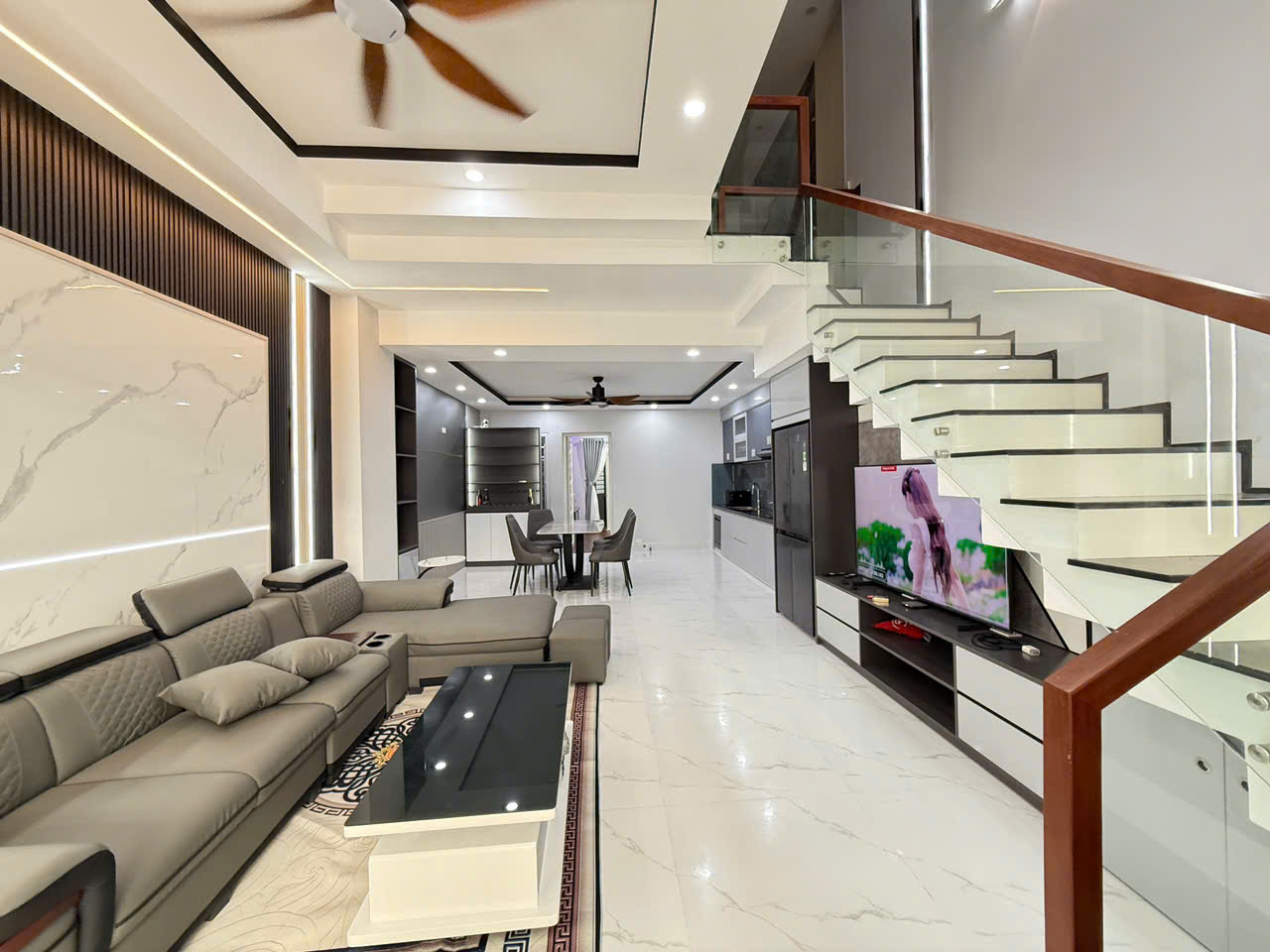 Bán nhà đẹp FULL nội thất Y hình khu VIP nhất Quận - Khu E Kim Long - Ảnh 2
