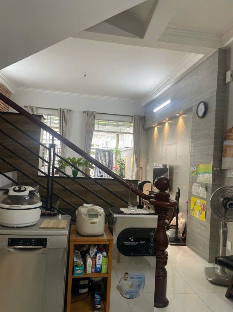 Bán nhà 72m², 4 tầng, 4PN, Linh Trung, Thủ Đức, 7.35  tỷ - Ảnh 1