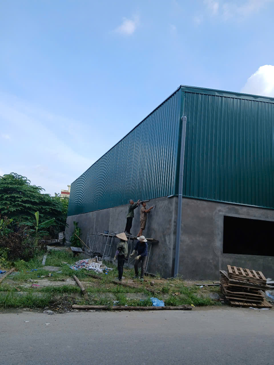 Cho thuê kho xưởng tạiTừ Sơn, Bắc Ninh diện tích 600m2 kết cấu Zamin mới 100% - Ảnh 1