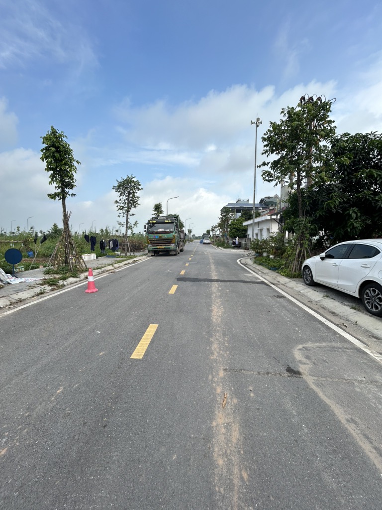 VỊ TRÍ ĐẸP - KHU VỰC TIỀM NĂNG - GẦN VIN CỔ LOA - SÁT QUỐC LỘ 3 - VỈA HÈ RỘNG - KHU DÂN TRÍ - Ảnh 2
