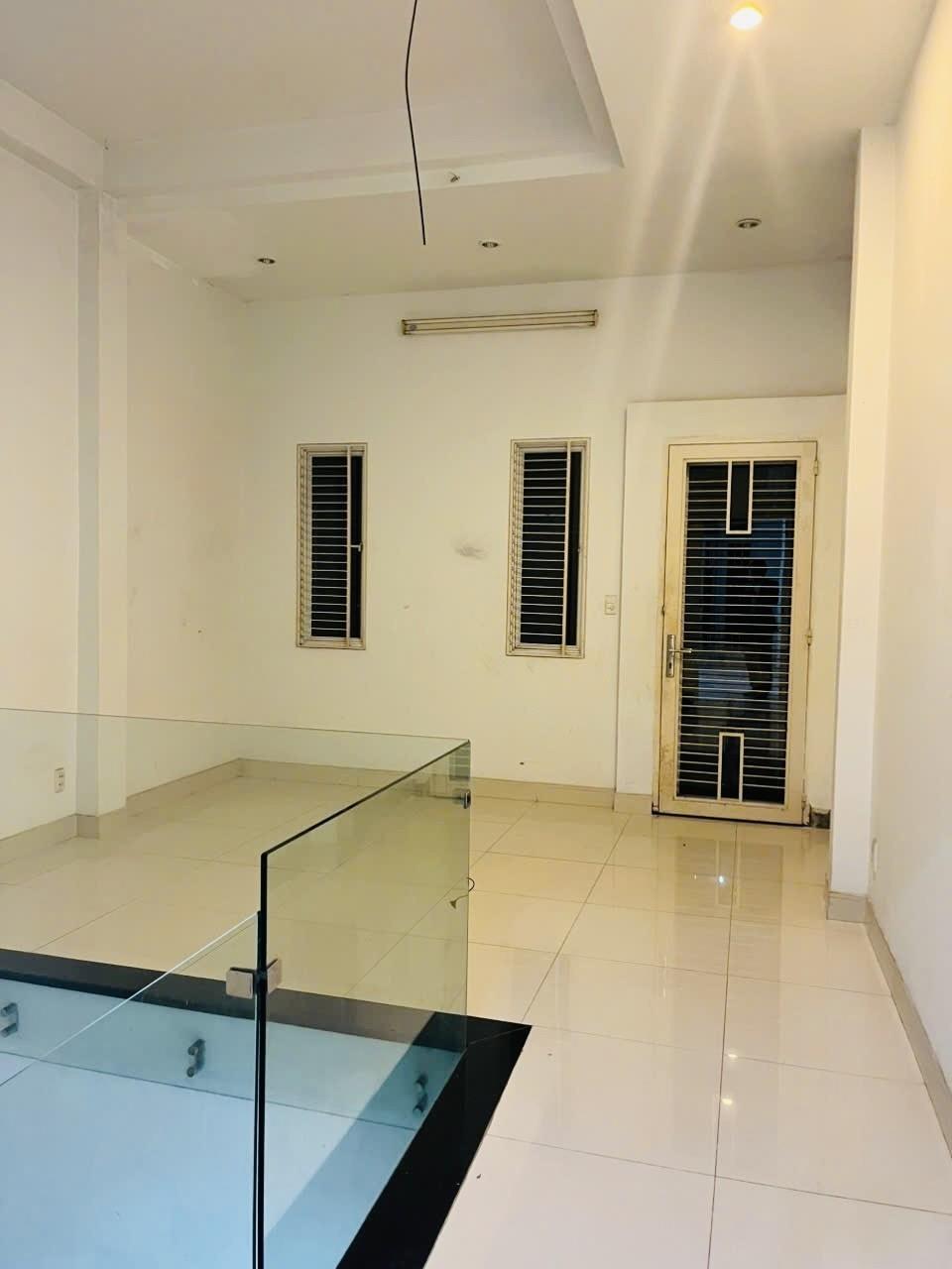 **Bán nhà mặt tiền đường Bàu Cát 2** p12, Tân Bình (4*18) 4 lầu chỉ 15 tỷ - Ảnh chính