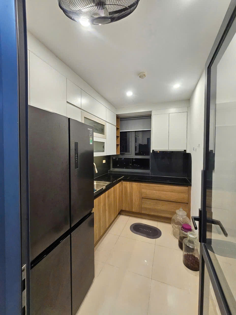 Bán căn hộ chung cư CT36 Định Công, Hoàng Mai 68m2, sổ đỏ, giá 4.x Tỷ - Ảnh 1