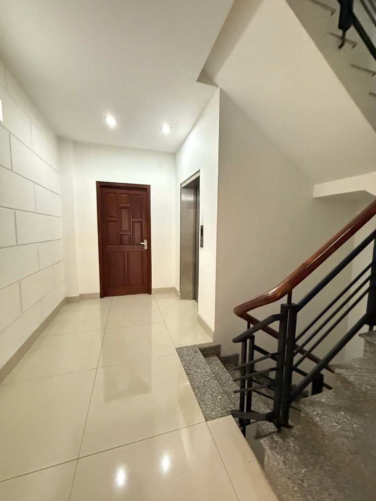 Bán nhà mặt tiền bến Bình Đông ngang 5.5m chỉ 10 tỷ - Ảnh 2