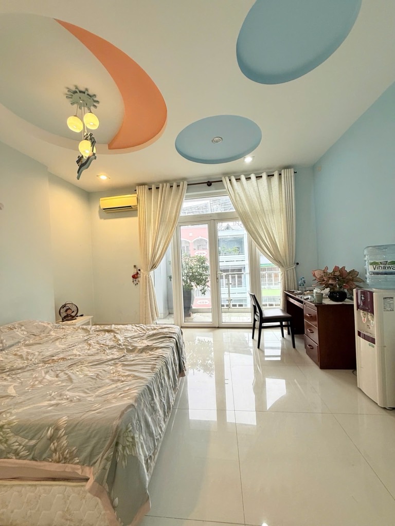 Bán nhà mặt tiền bến Bình Đông ngang 5.5m chỉ 10 tỷ - Ảnh 1