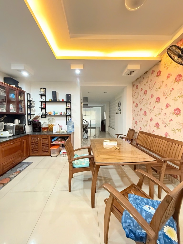 Bán nhà mặt tiền bến Bình Đông ngang 5.5m chỉ 10 tỷ - Ảnh 3