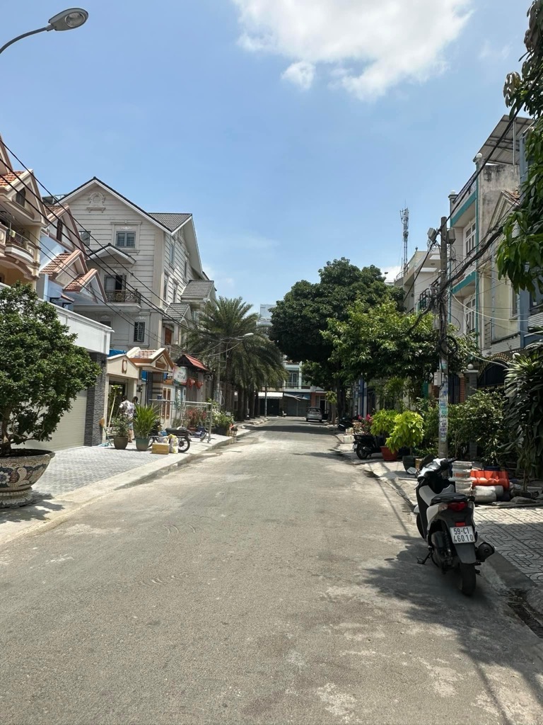 NHÀ KHỦNG NGANG 12.4M – ĐƯỜNG 12M THÔNG TỨ PHÍA – GẦN MẶT TIỀN NGUYỄN QUÝ YÊM – 433M2 - Ảnh 1