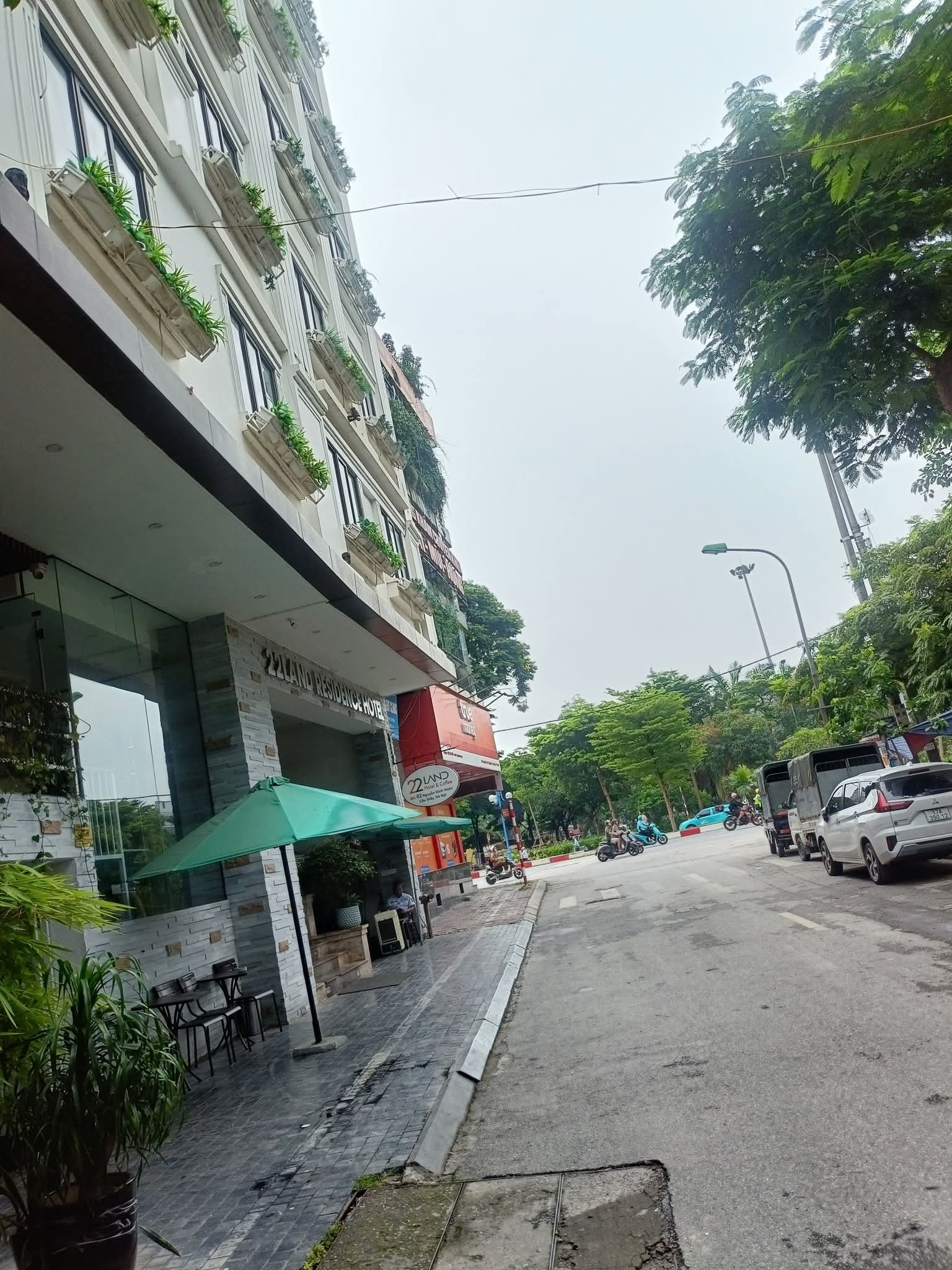 MẶT PHỐ NGUYỄN ĐÌNH HOÀN CẦU GIẤY, VỊ TRÍ ĐẸP VỈA HÈ Ô TÔ KINH DOANH. DT 132M2 GIÁ CHÀO 38 TỶ - Ảnh 1