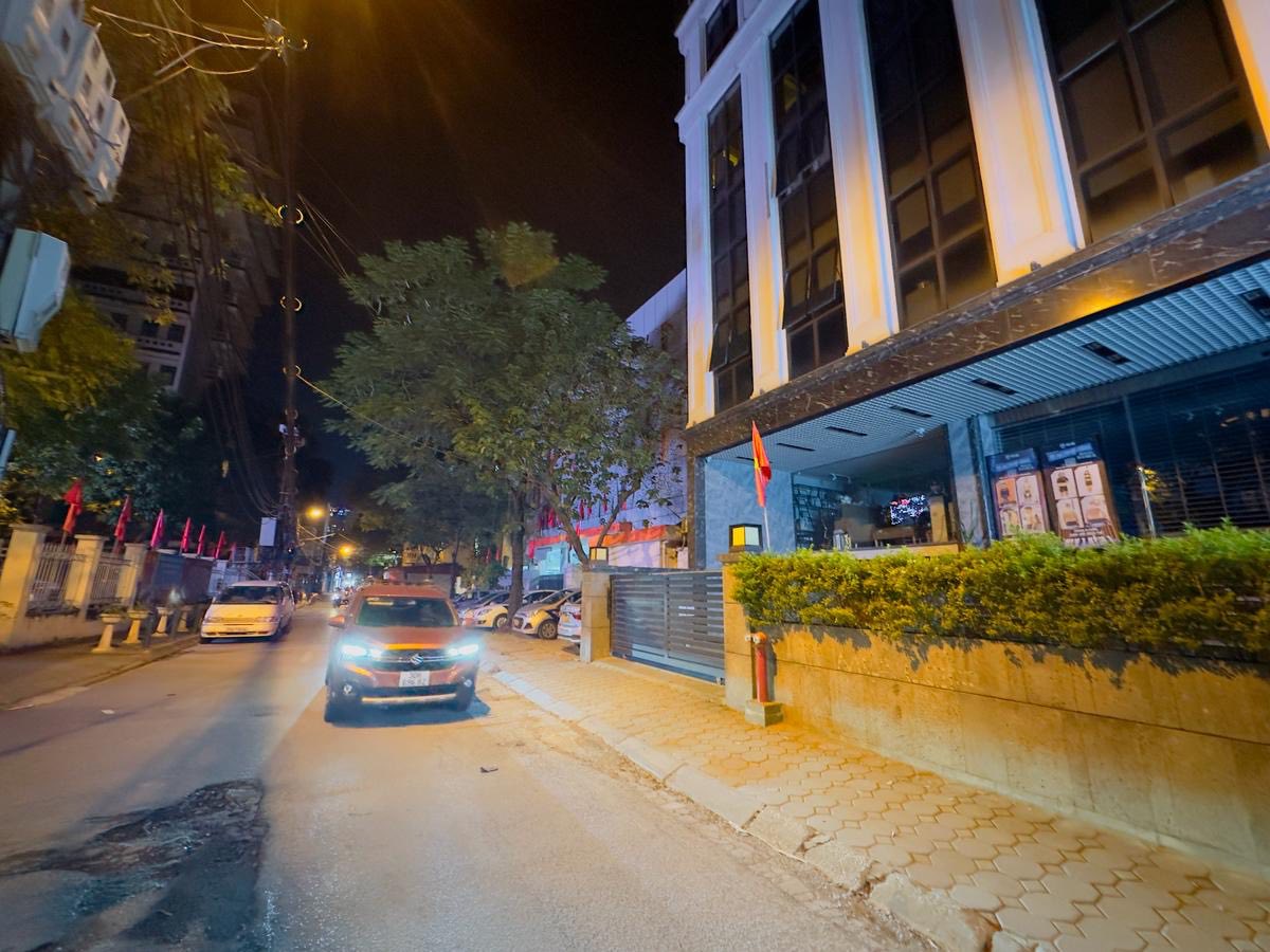 Siêu Phẩm 220m2 Mặt Phố Võng Thị, Bưởi, Tây Hồ. Nhà 8 Tầng Thang Máy, Mặt Tiền 13M, Giá 110 Tỷ - Ảnh 1