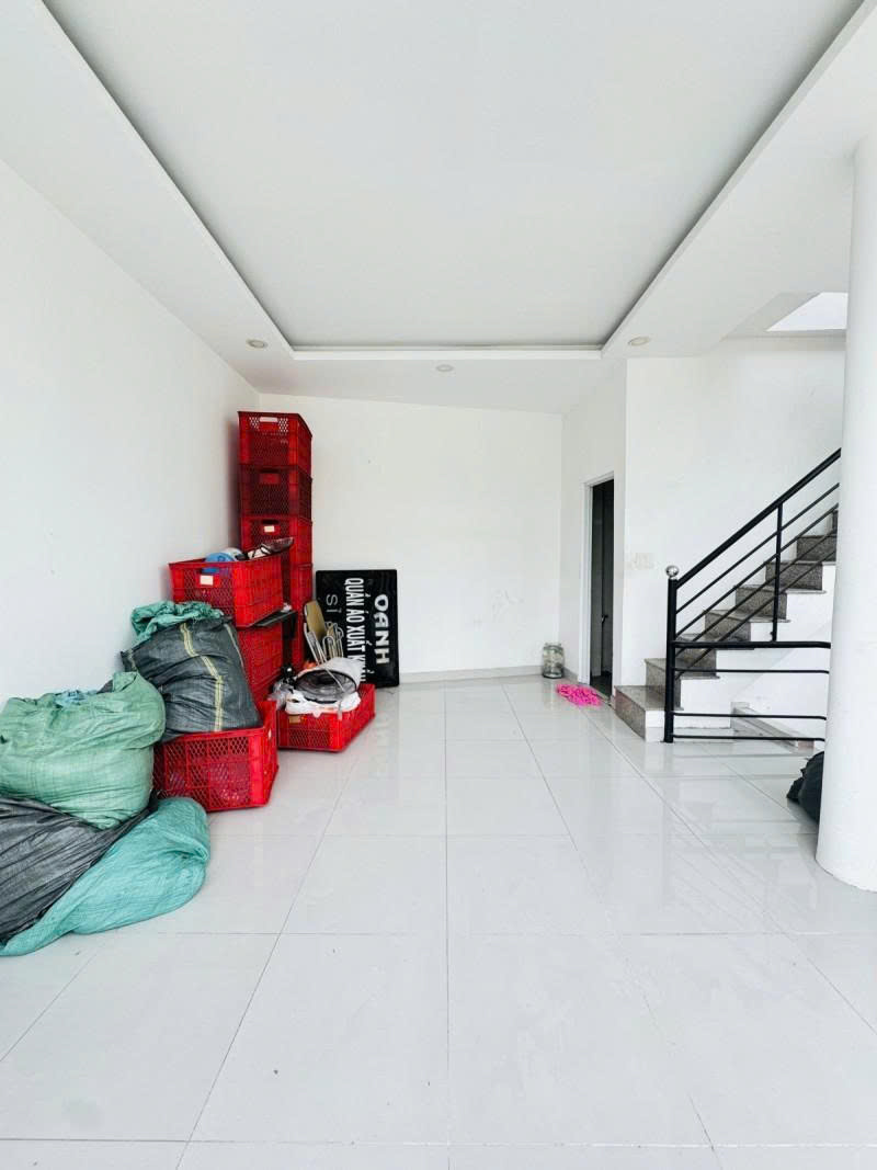 Bán nhà Mặt tiền Nguyễn Văn Trỗi - gần Hoàng Văn Thụ, 8x5m, 3 Tầng - 2PN, chào 14,9 tỷ. - Ảnh 1
