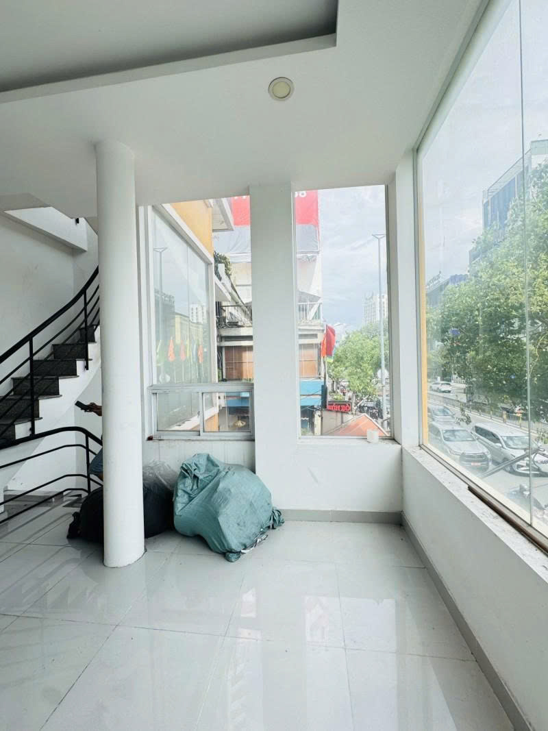 Bán nhà Mặt tiền Nguyễn Văn Trỗi - gần Hoàng Văn Thụ, 8x5m, 3 Tầng - 2PN, chào 14,9 tỷ. - Ảnh 3
