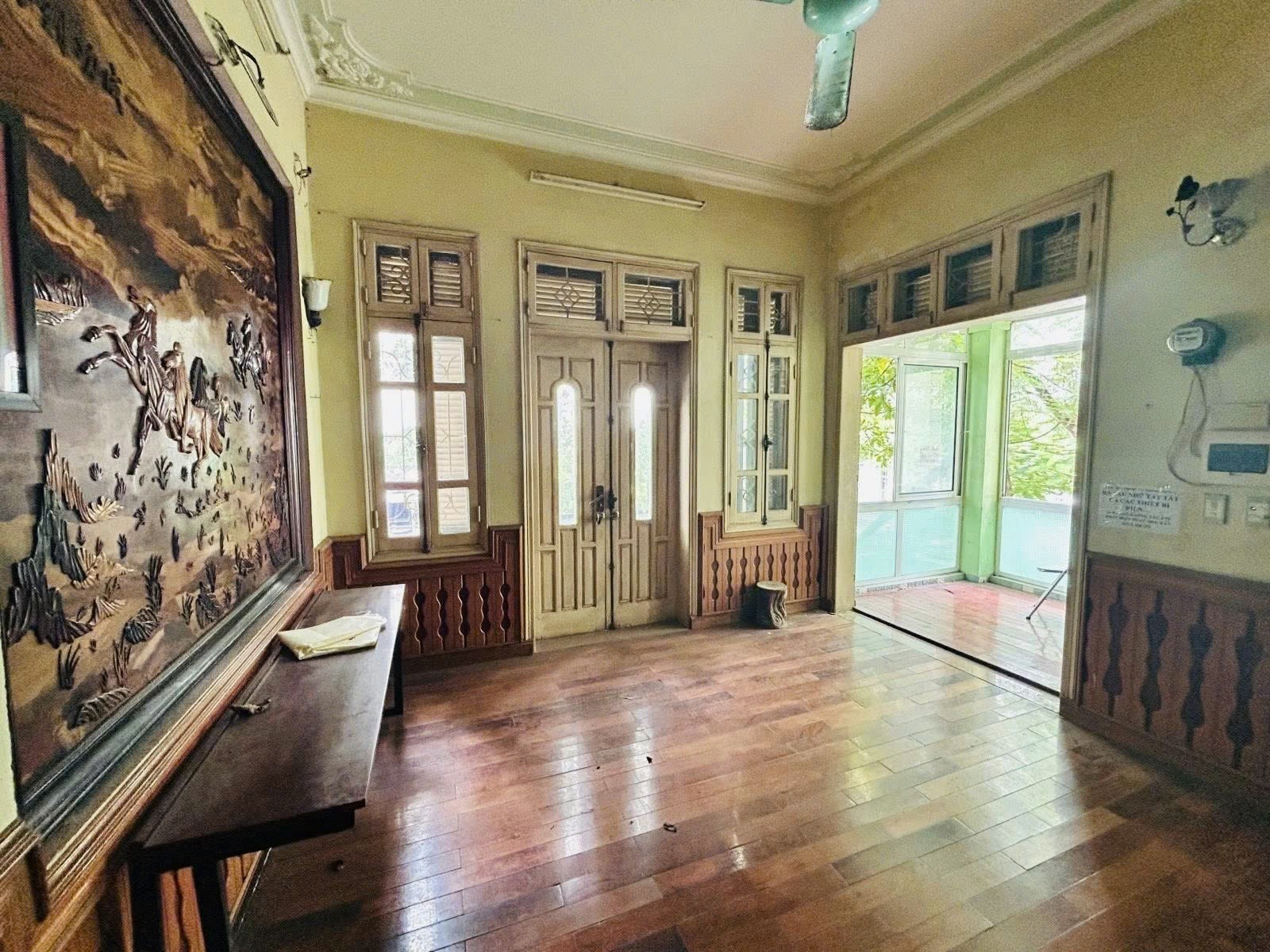BÁN BIỆT THỰ LÔ GÓC - KĐT NAM TRUNG YÊN, CẦU GIẤY - 137M² - MT 15M - VỈA HÈ 6M - GIÁ 82 TỶ - Ảnh 2