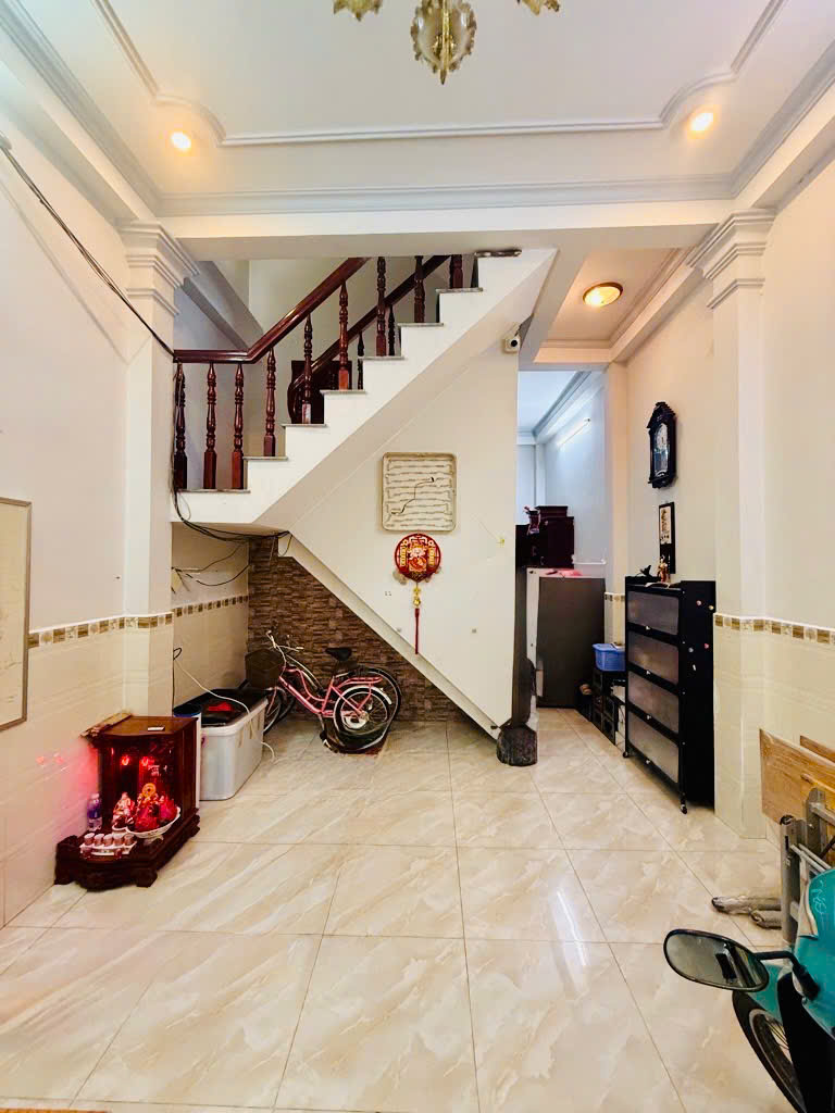 Bán nhà Huỳnh Văn Nghệ,3 tầng BTCT, hẻm 5m xe hơi đậu cửa, chỉ hơn 4 tỷ - Ảnh 1