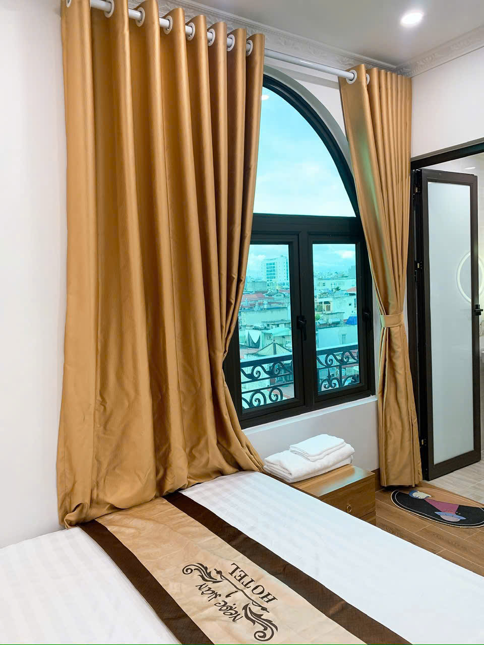 BÁN GẤP KHÁCH SẠN 7 TẦNG MỚI TINH, VỊ TRÍ ĐẮC ĐỊA, DOANH THU ỔN ĐỊNH 100 TRIỆU/THÁNG, LÊ HỒNG - Ảnh 3