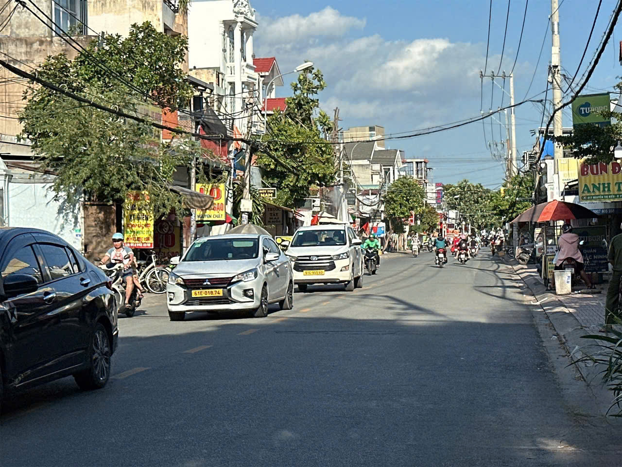 Bán hoa hậu chân dài MTKD Tân Thới Hiệp Q.12 160m2(4x40) gần bên Mega Market chỉ 14.5 tỷ. - Ảnh chính