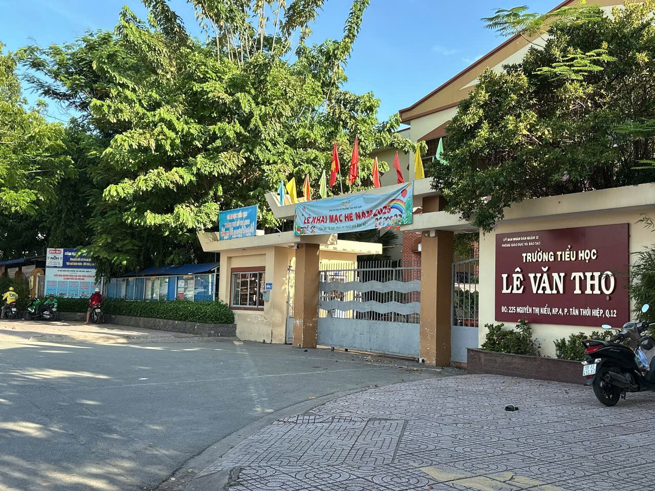 Bán hoa hậu chân dài MTKD Tân Thới Hiệp Q.12 160m2(4x40) gần bên Mega Market chỉ 14.5 tỷ. - Ảnh 1
