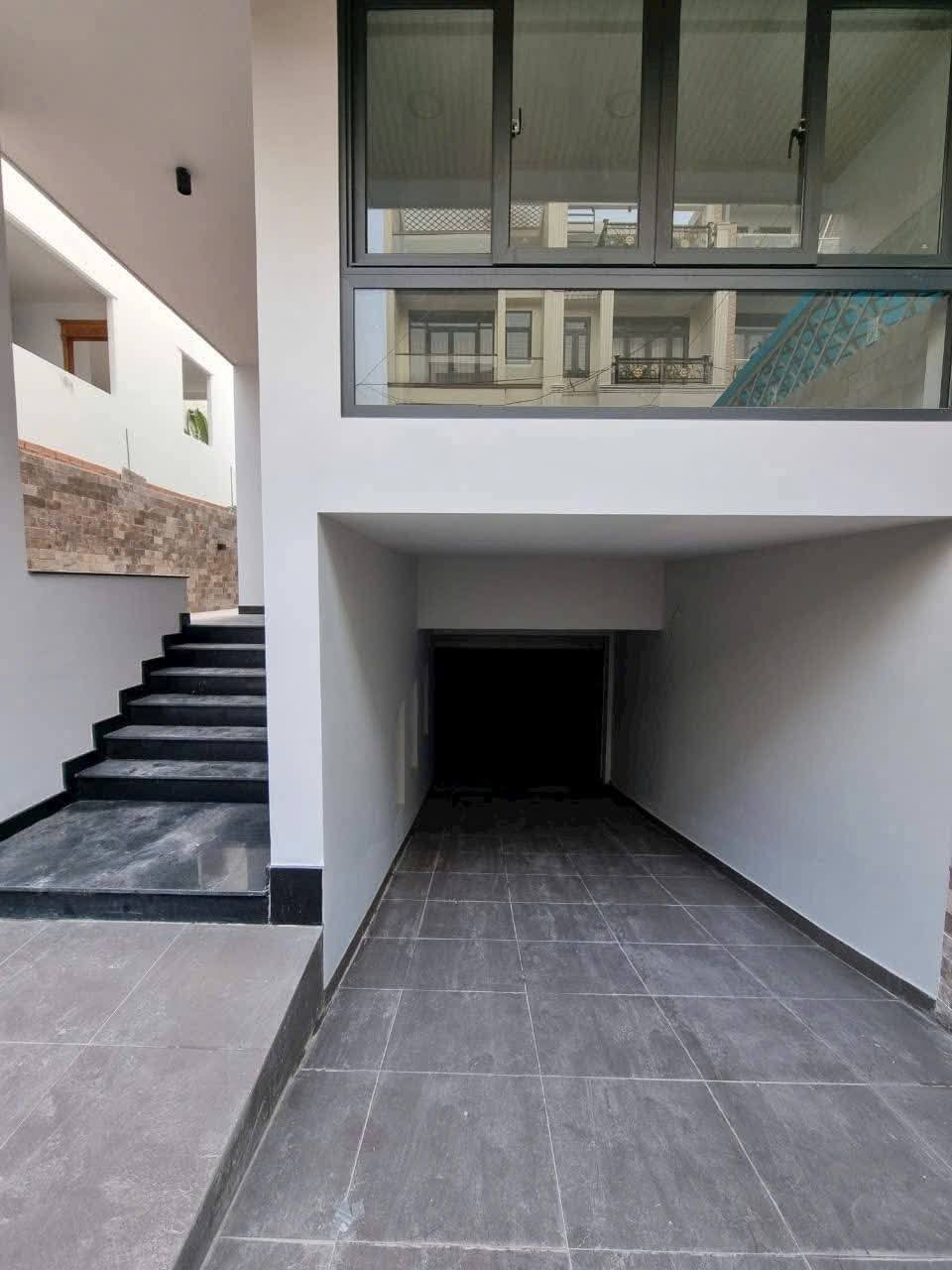 Bán nhà 1 hầm 3 lầu 7x18m giá 12,5 tỷ Đường 12m Nguyễn Thị Búp - Ảnh 1