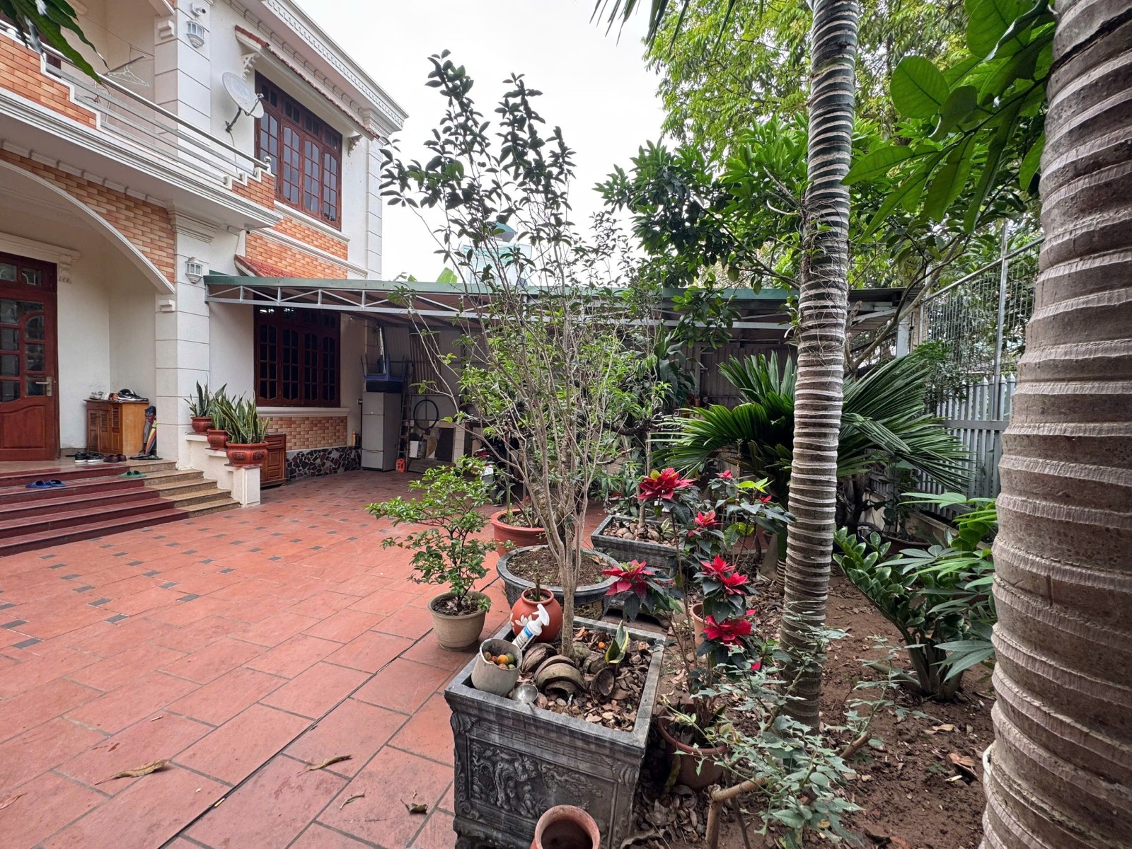SIÊU PHẨM BIỆT THỰ VIEW HỒ – LÔ GÓC – VỈA HÈ – Ô TÔ TRÁNH – TRUNG TÂM NGỌC THỤY – GIÁ CHỈ 33 TỶ - Ảnh 1