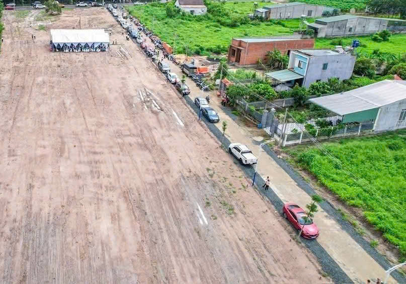 Lô đất vàng 2 mặt tiền, sát KCN, 170m2 chỉ 800 triệu - Ảnh 1