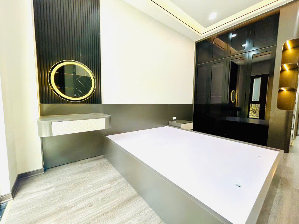 ĐƯỜNG NGUYỄN KHANG QUẬN CẦU GIẤY GIÁ 9.9 TỶ CHO 50M2 6 TẦNG THANG MÁY - Ảnh chính