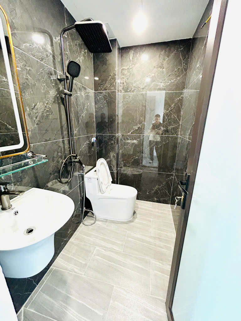 ĐƯỜNG NGUYỄN KHANG QUẬN CẦU GIẤY GIÁ 9.9 TỶ CHO 50M2 6 TẦNG THANG MÁY - Ảnh 5